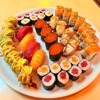 Bandeja De Mejosko 44 Sushi