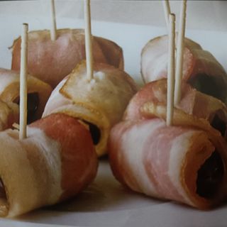 Dátiles con bacón 6u