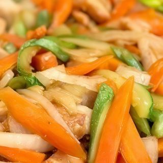 Chop-suey de pollo（24）