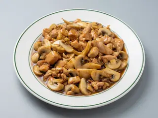 pollo con champinones（55）