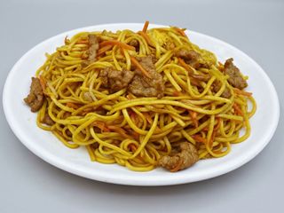 Tallarines con ternera（16）