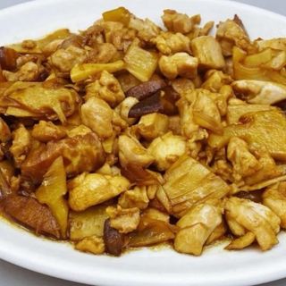 pollo con setas y bambu