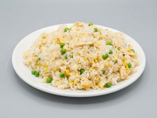 90. Arroz frito con pollo