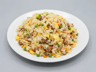 90B. Arroz frito con ternera