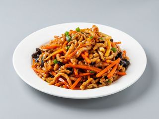 130C. Carne de cerdo Yu Xiang