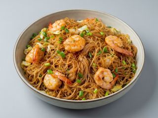 158. Fideo de arroz frito con gamba