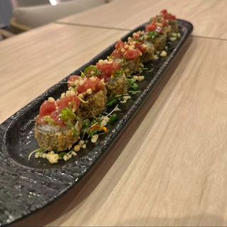 Crispy spicy tuna rolls (8 pzs.)