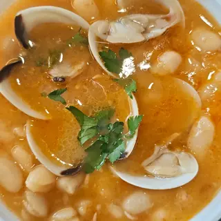 Alubias blancas con almejas