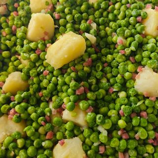 Guisantes con patata y jamón