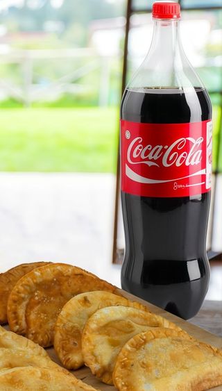 Combo empanadas 12 unidades y 1 bebida