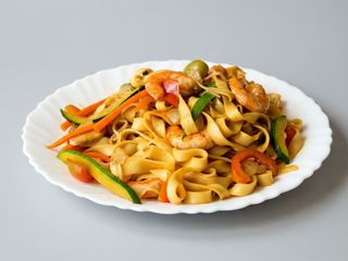 TALLARINES FRITOS CON GAMBA