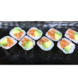 Maki salmón con aguacate