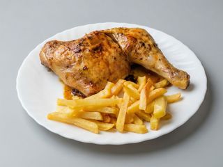 Medio Pollo + Media Ración De Papas