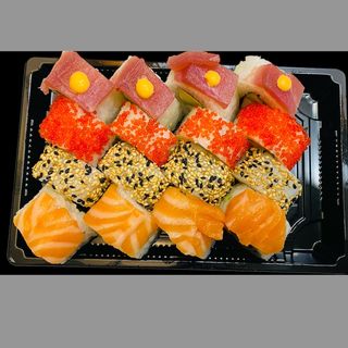 Uramaki variado (16 pzs.)