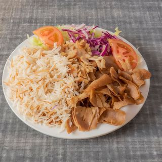 Plato kebab con ensalada ,arroz y carne