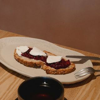 Queso de cabra con mermelada sin azúcar