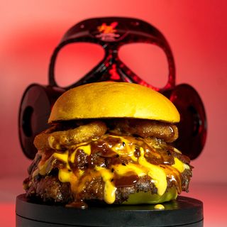 CARNAGE + PATATAS BRAVAS 