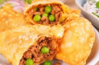 Lamb samosa (2 pcs.)