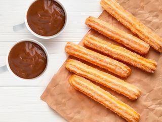 Churros ( 10 uds.) + 2 salsas