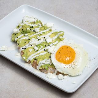 Tosta de Aguacate con Huevo