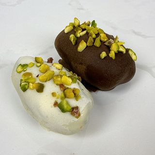 Datil Relleno de Crema de Pistacho