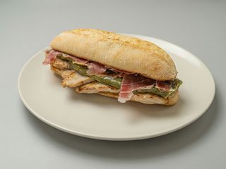 Bocadillo Serranito de pollo