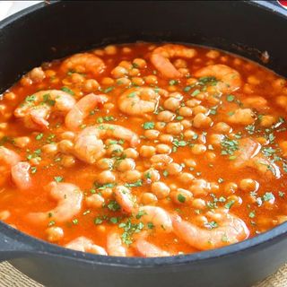 Garbanzos con Langostinos