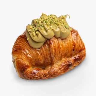 Medialuna rellena con crema de Pistacho