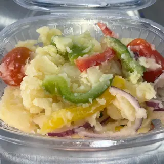 ENSALADA DE PATATAS, PIMIENTOS TRICOLOR, CEBOLLA MORADA, TOMATE CHERRY