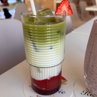Iced Latte Matcha Strawberry
