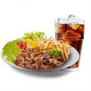 Menú Plato De Ternera Con Ensalada, Patatas Y Arroz