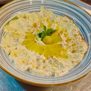 Hummus de garbanzos con pan