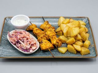 Brochetas de pechuga de pollo a la brasa