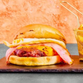 Hamburguesa gourmet casera londinense a la brasa