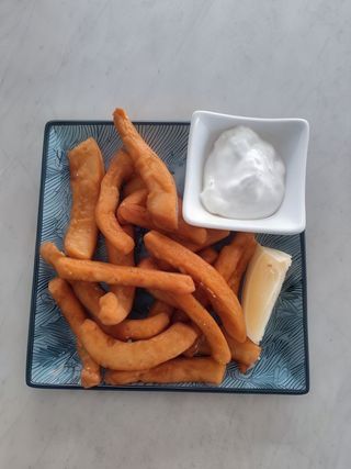 Tapa de rabas con alioli