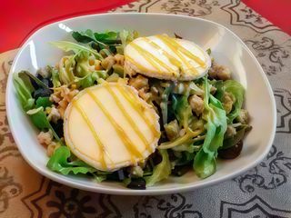 Ensalada De Rulo De Cabra