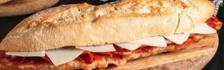 Bocadillo De Chorizo Con Queso