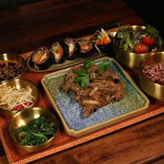 (DOSIRAK) Bulgogi & Gimbap set