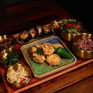 (DOSIRAK) Fried chicken & Gimbap set