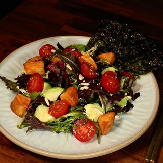 Ensalada de aguacate y boniato dulce