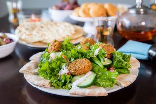 Ensalada De Falafel