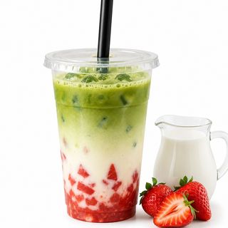 Matcha con fresas y leche