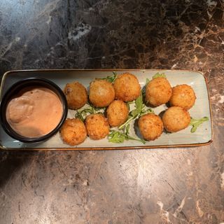 Cremosas croquetas de ibérico (ración)