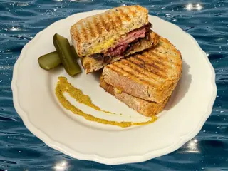 PASTRAMI SANDWICH