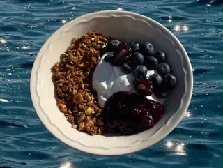 HOMEMADE GRANOLA