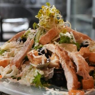 Ensalada de ventresca y encurtidos 