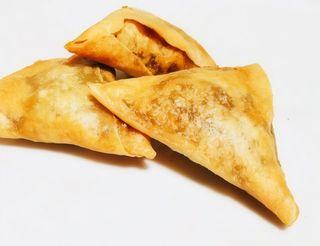 Samosa de verduras (2 uds.)