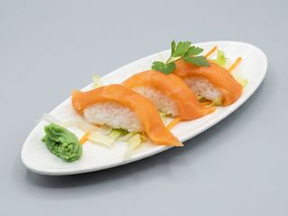 S1.Sushi De Salmón (2 Pzs.)