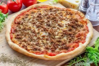 Pizza Carne Con Tomate 33 Cm.