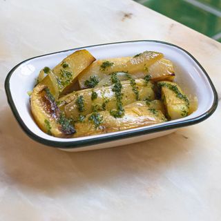 Patatas Rústicas con Ajo y Perejil